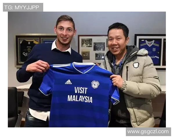 杨娜专访：从绿茵场到人生舞台的足球旅程回顾与展望