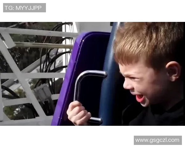 越南足球明星搞笑瞬间合集让你捧腹大笑的精彩视频 越南足球明星搞笑瞬间合集让你捧腹大笑的精彩视频