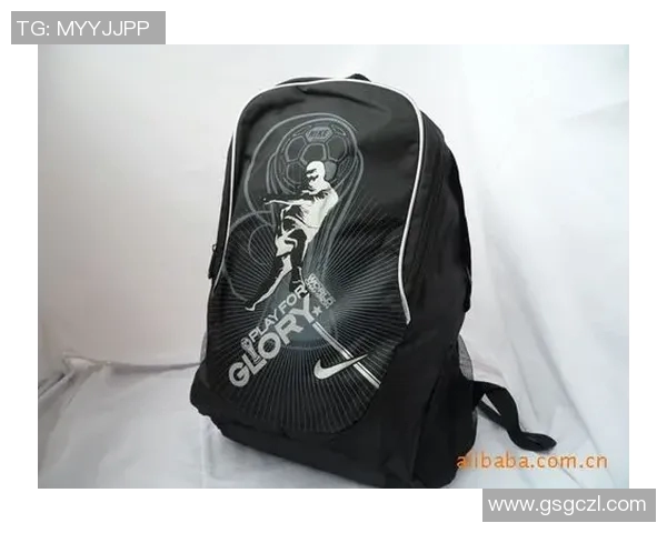 足球明星们的背包秘密揭秘他们的生活与时尚选择 足球明星们的背包秘密揭秘他们的生活与时尚选择